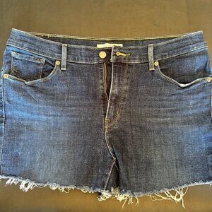 Women's Classic Straight Levi Jean Shorts